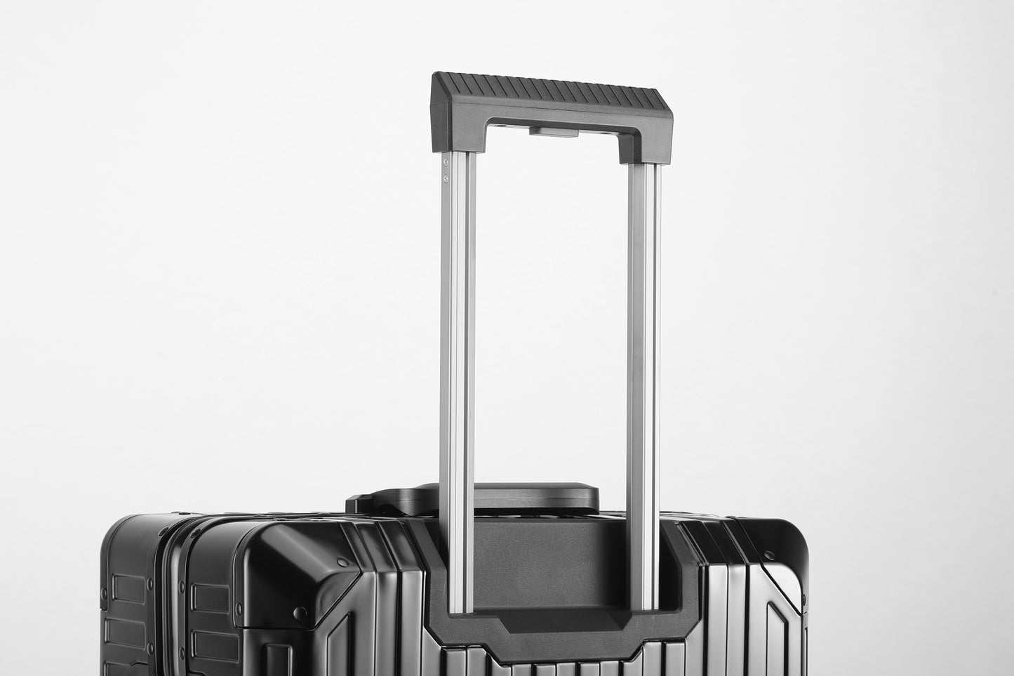 MALETA DE ALUMINIO TREVA NEGRA PARA MANO