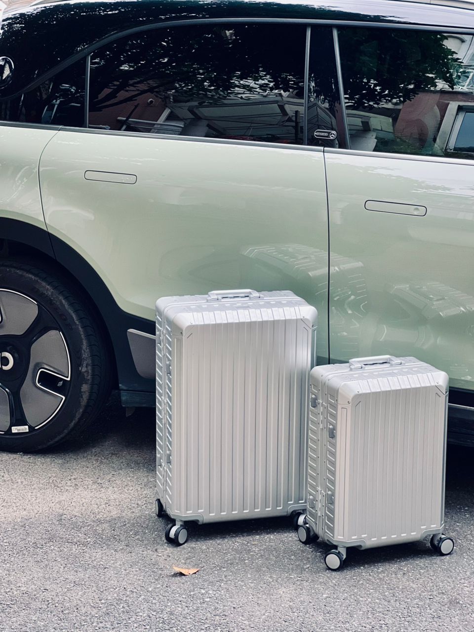 ALUMINUM LARGE SUITCASE SILVER