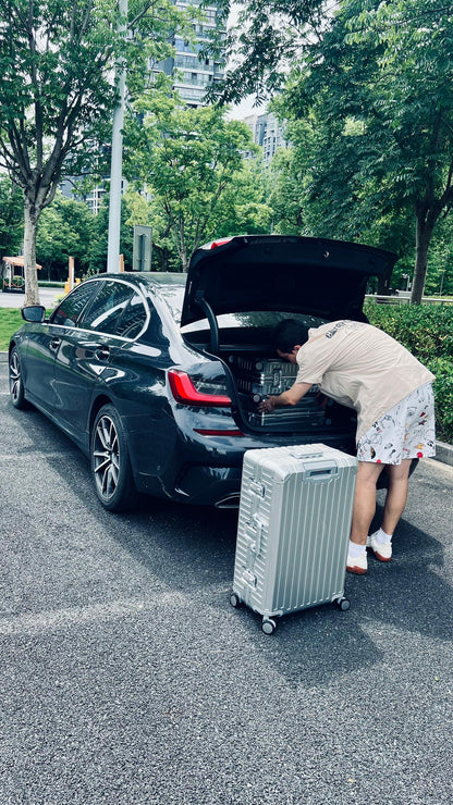 ALUMINUM LARGE SUITCASE SILVER